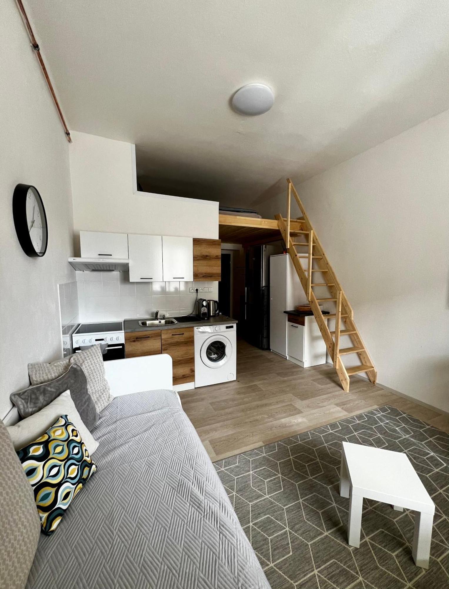 Apartman Zlata Hvezda เชสเกบูดิเยโจวิตเซ ภายนอก รูปภาพ